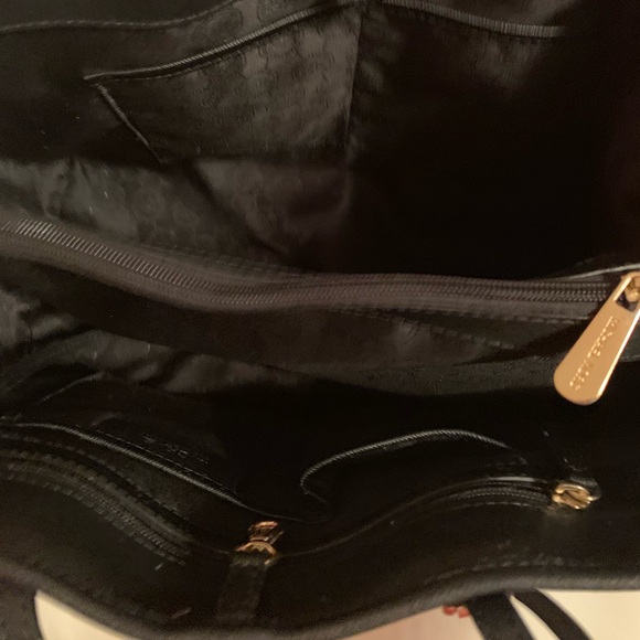 MICHAEL KORS Black Bag with Gold Hardware - Picture 5 of 6